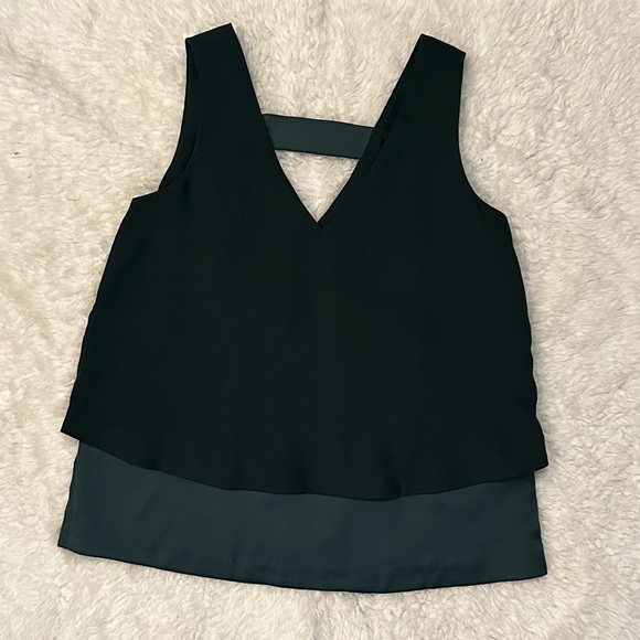 Banana Republic layered shell tank V-neck forest green/deep teal color size XS - Picture 3 of 10